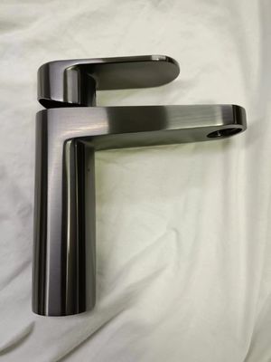 Macchina di rivestimento a vuoto a PVD completamente automatica per rivestimenti decorativi con apparecchiature di rivestimento multi-arco a risparmio energetico