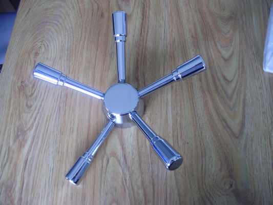 Apparecchiatura di rivestimento sottovuoto ionico multi-arco per il processo di placcatura decorativa di profili in lega di alluminio