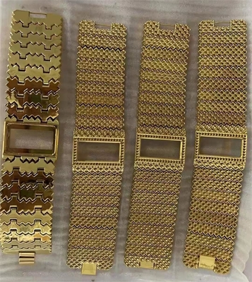 Sistema di rivestimento a vuoto per apparecchiature metalliche con porta anteriore aperta singola