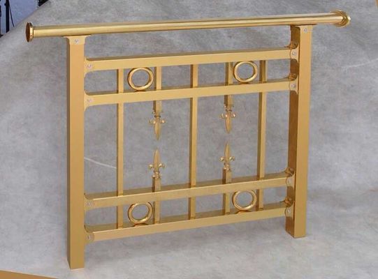 Macchina per rivestimento a vuoto di bottiglie di vetro Macchina per verniciare alluminio Macchina per metallizzare alluminio di plastica PVD