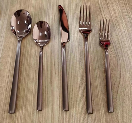 Macchina di metallizzazione a vuoto ad evaporazione termica ad alta capacità a doppia porta per prodotti in plastica ABS PP PC