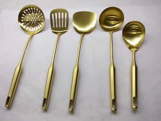 Macchina per rivestimento sottovuoto PVD completamente automatica con resistenza alle alte temperature e rivestimento resistente all'usura per pentole