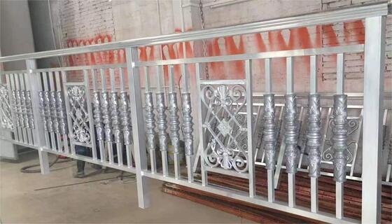 Macchina per PVD sottovuoto per grandi hardware con forte adesione e film protettivo di lunga durata