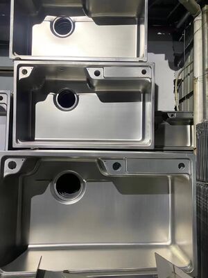 Macchina per rivestimento sottovuoto PVD argento lucido con finitura a specchio premium e sistema di controllo completamente automatico