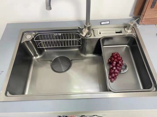 Macchina di rivestimento PVD resistente alle macchie con finitura metallica igienica e sistema di controllo automatico completo per apparecchiature da cucina