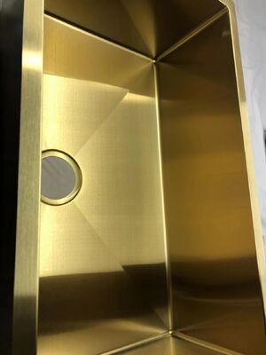 Macchina di rivestimento PVD resistente alle macchie con finitura metallica igienica e sistema di controllo automatico completo per apparecchiature da cucina