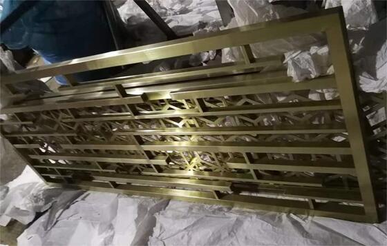 Macchina di rivestimento a vuoto PVD a grande camera per schermi divisori in acciaio inossidabile con rivestimento in oro rosa di bronzo spazzolato