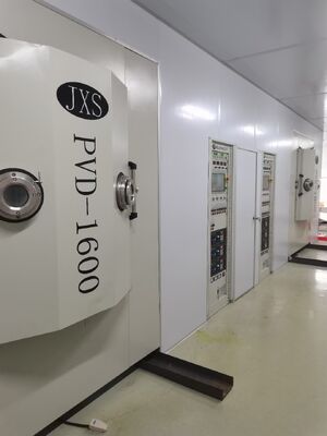 Un buon prezzo. Macchina di rivestimento in PVD completamente automatica resistente agli graffi e alla corrosione con camera di vuoto su misura in linea