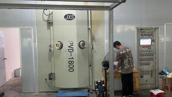 Attrezzatura di rivestimento PVD delicata per la ritenzione del colore a bassa temperatura con rivestimento anti-appannamento ipoallergenico e sistema di controllo completamente automatico per componenti di orologi di lusso