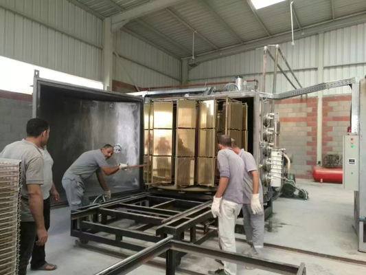 Un buon prezzo. Macchina di rivestimento a vuoto PVD a colori brillanti di lunga durata con tecnologia UV-stabile per la produzione di piastrelle in grandi lotti in linea